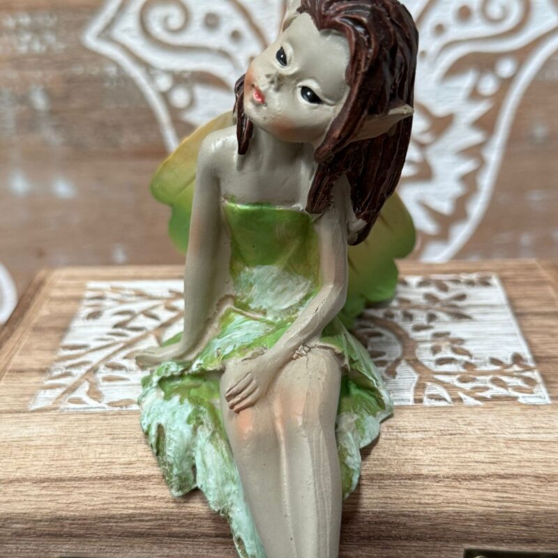Hada Sentada Verde