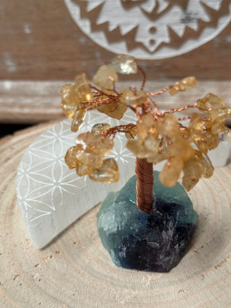 Árbol con Base de Mineral Citrino