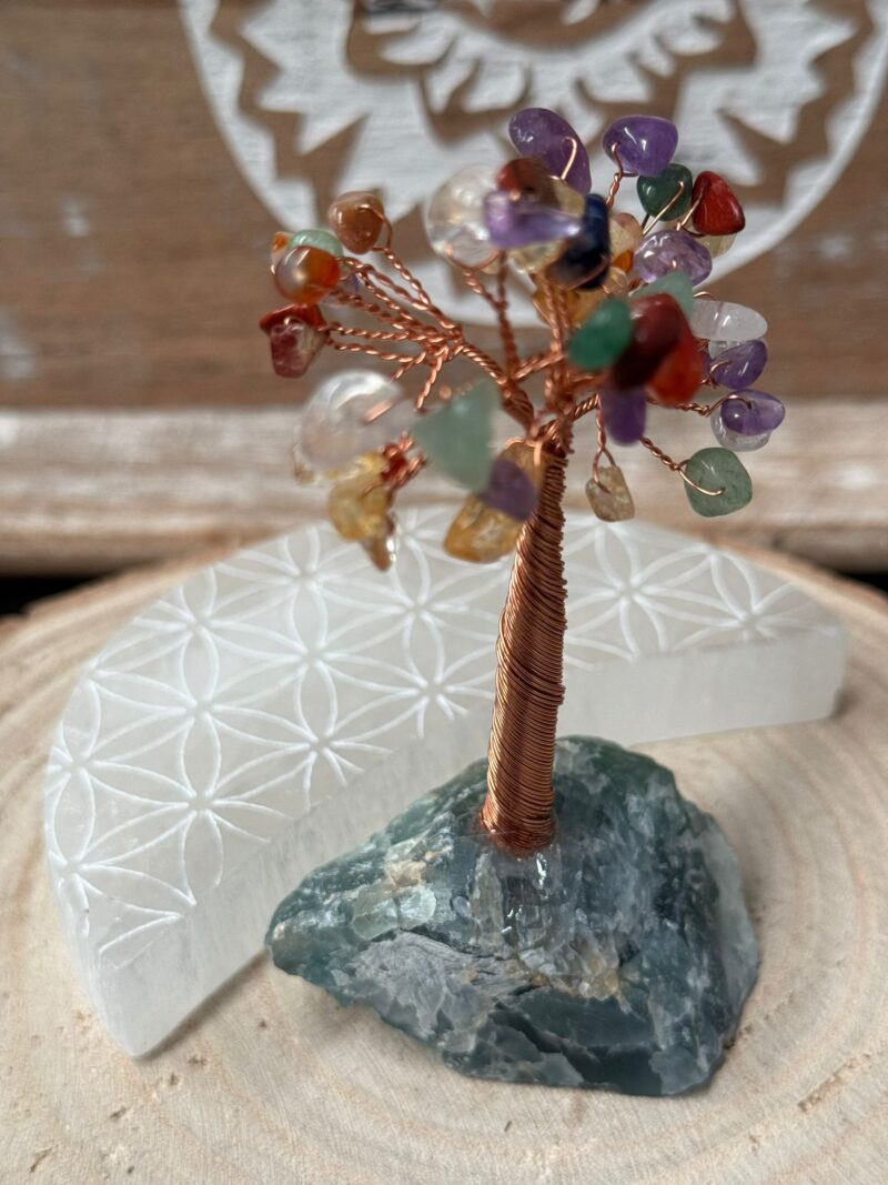 Árbol con Base de Mineral 7 Chakras