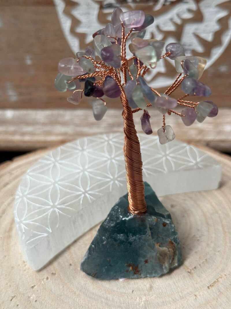 Árbol con Base de Mineral Fluorita