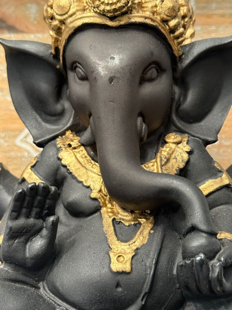 Ganesha Color Negra y Dorada 23 cm