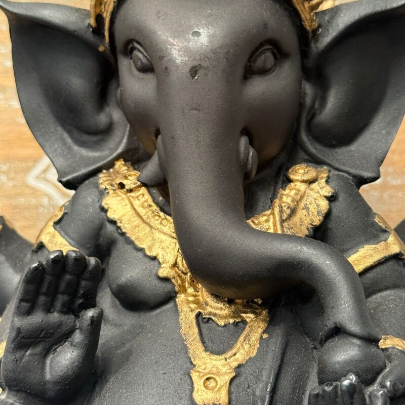 Ganesha Color Negra y Dorada 23 cm