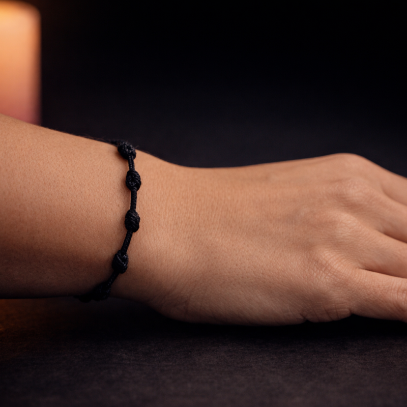 Pulsera Negra de los 7 Nudos