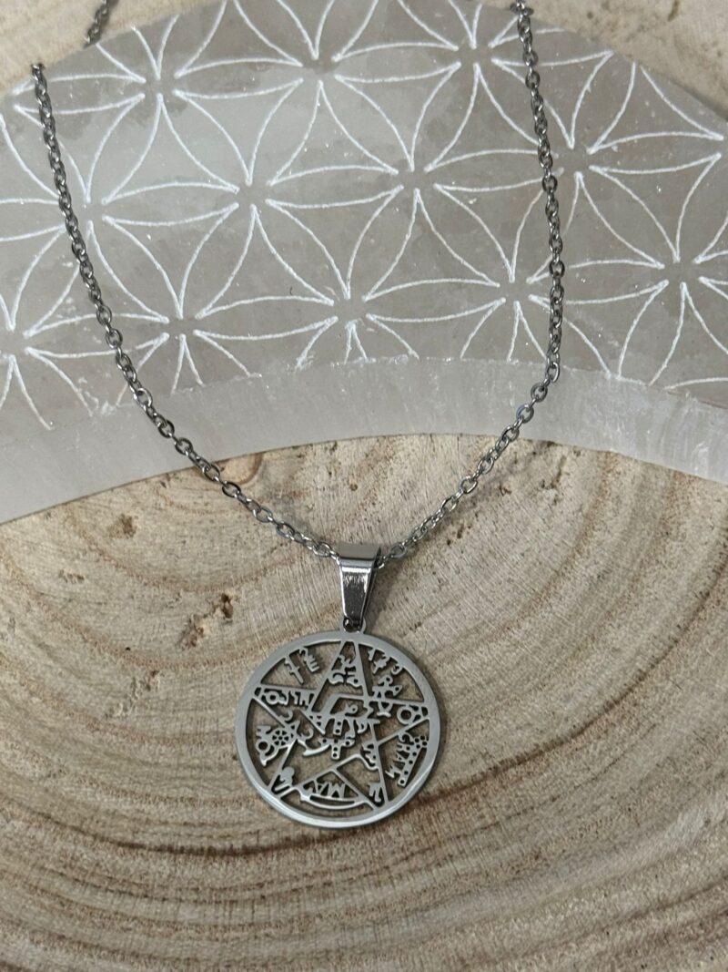 Colgante Acero Tetragramaton Troquelado Plateado