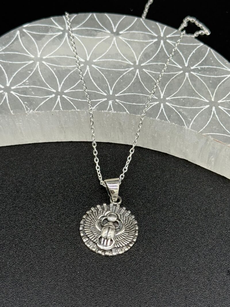 Colgante Escarabajo Egipcio - Plata de Ley