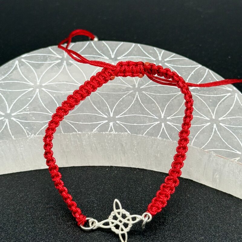Pulsera Macramé Roja con Nudo de Bruja - Plata de Ley
