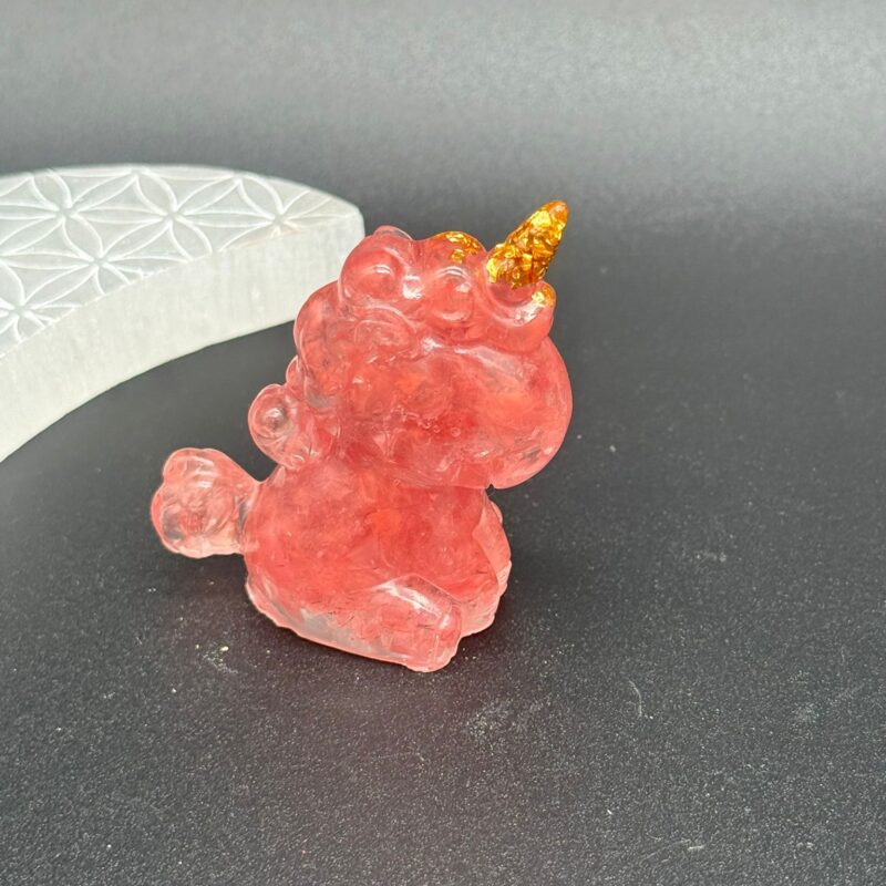 Unicornio Orgonita Cuarzo Cereza