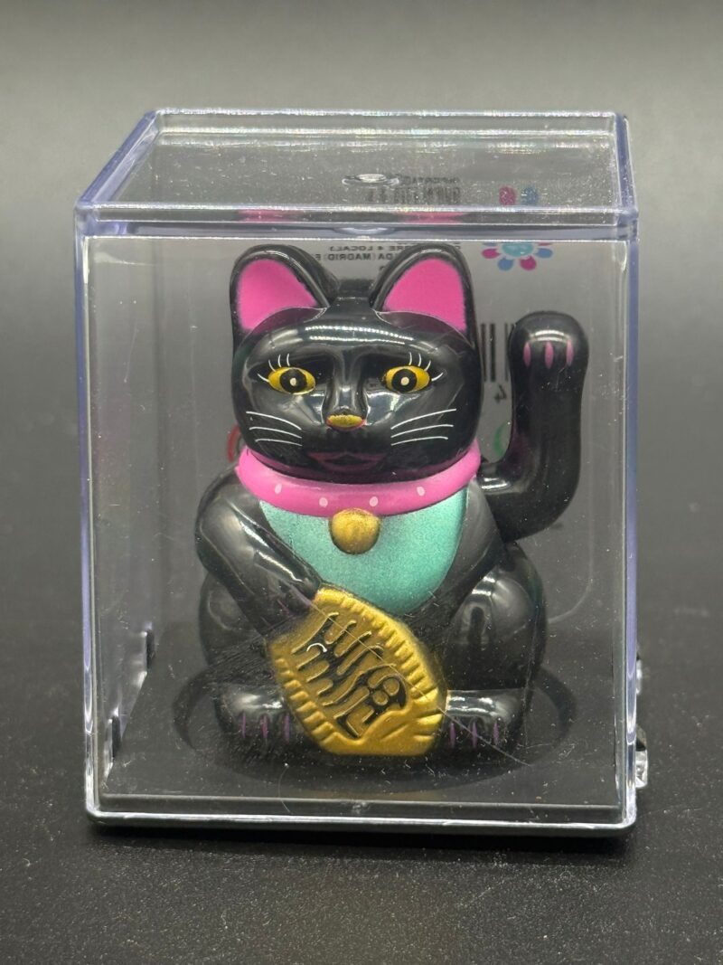 Gato de la Suerte Negro en Urna de Metacrilato