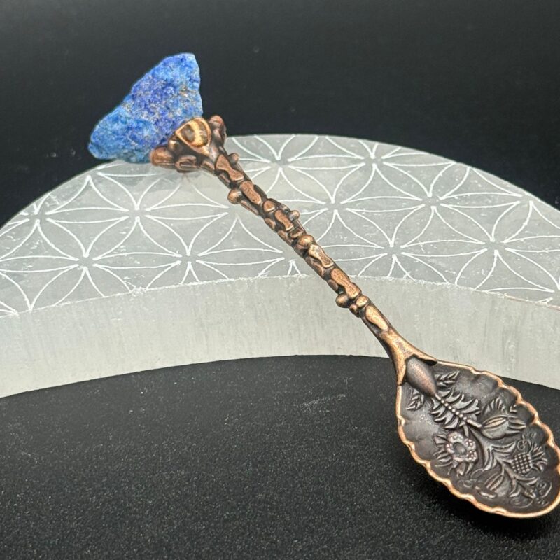 Cucharilla De Bruja con Piedras Preciosa Lapislázuli: - Bronce
