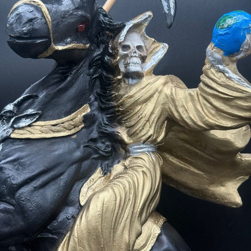 Santa Muerte Dorada Caballo 50cm
