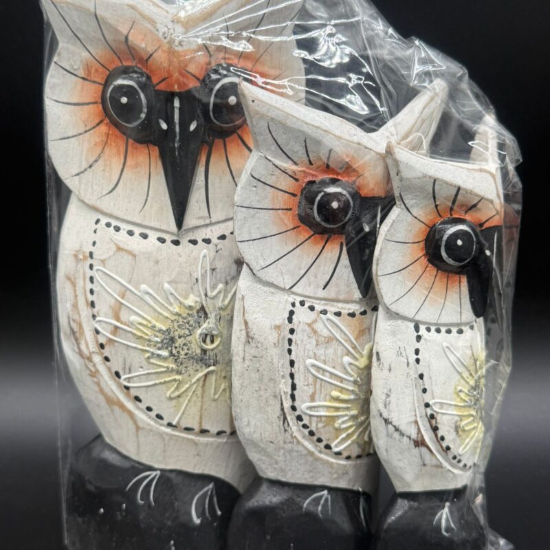 Trio de Búhos de la Suerte en Blanco