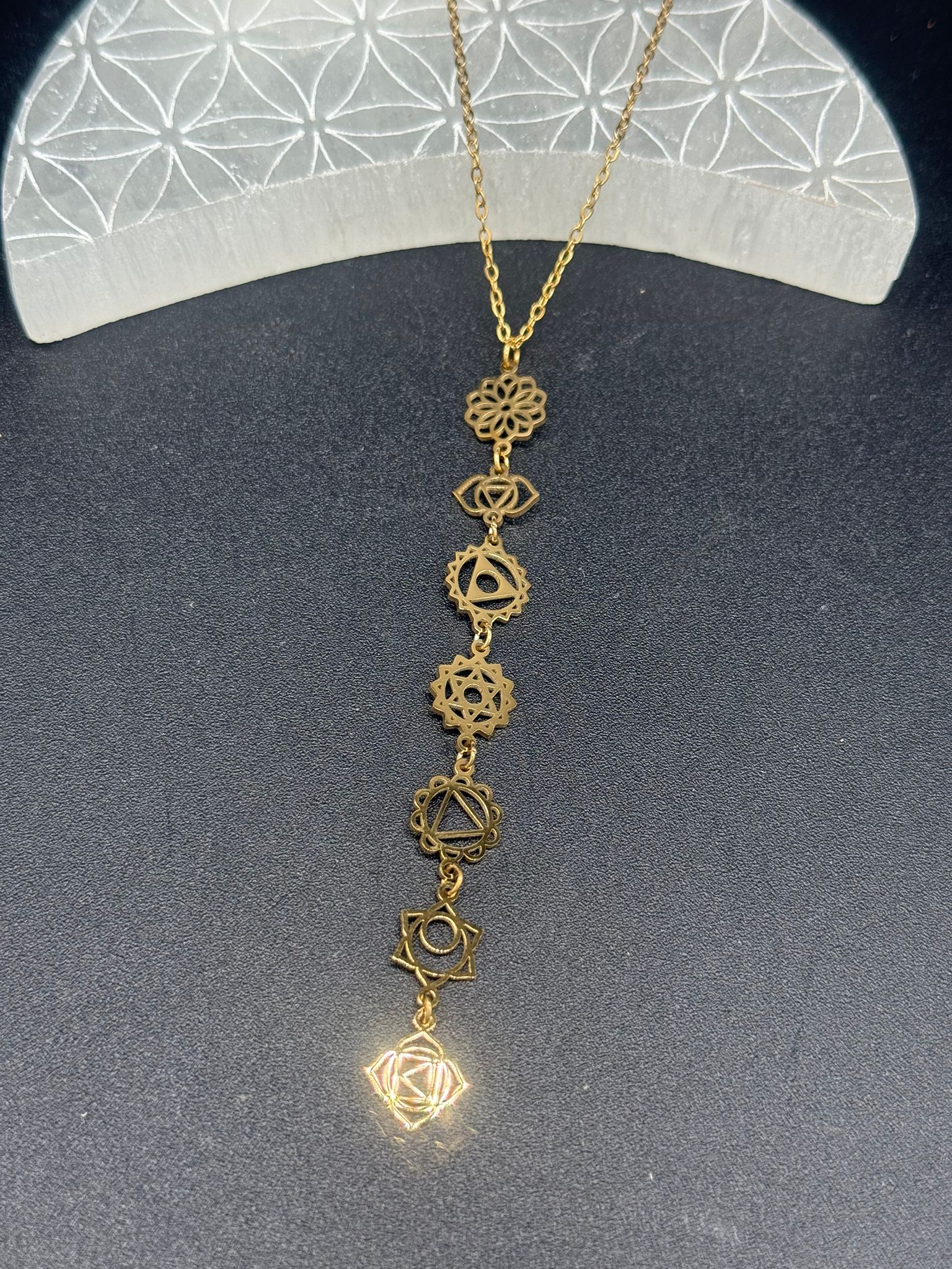 Colgante 7 Chakras Acero Dorado