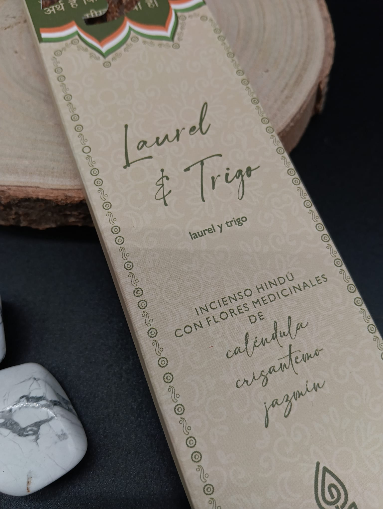 Incienso Hindú con Flores Medicinales "Laurel y Trigo" - Imagen 2