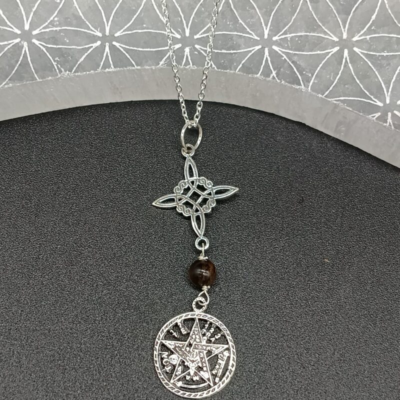 Colgante Triple Protección (Nudo de Bruja, Ojo de Tigre y Tetragramatón) - Plata de Ley