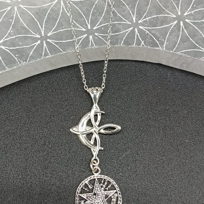 Colgante Triple Protección (Nudo de Bruja, Luna y Tetragramatón) - Plata de Ley