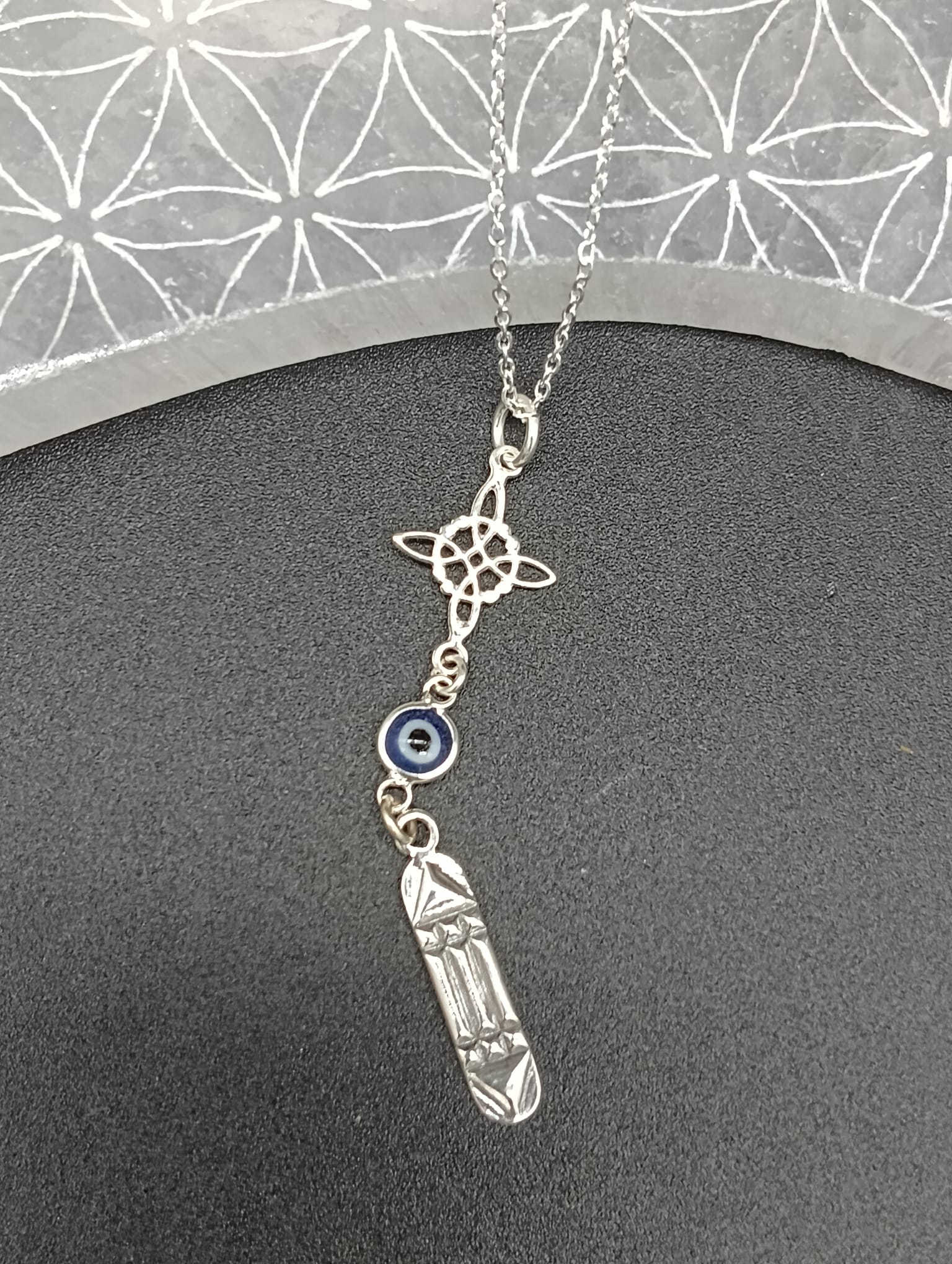 Colgante Triple Protección (Nudo de Bruja, Ojo Turco y Atlante) - Plata de Ley