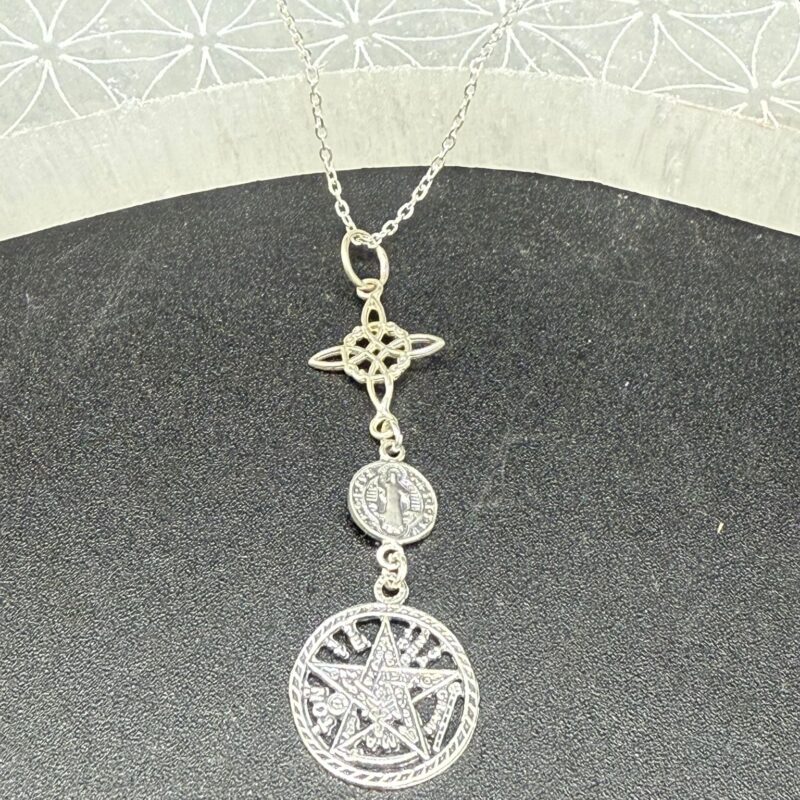 Colgante Triple Protección (Nudo de Bruja, San Benito y Tetragramatón) - Plata de Ley