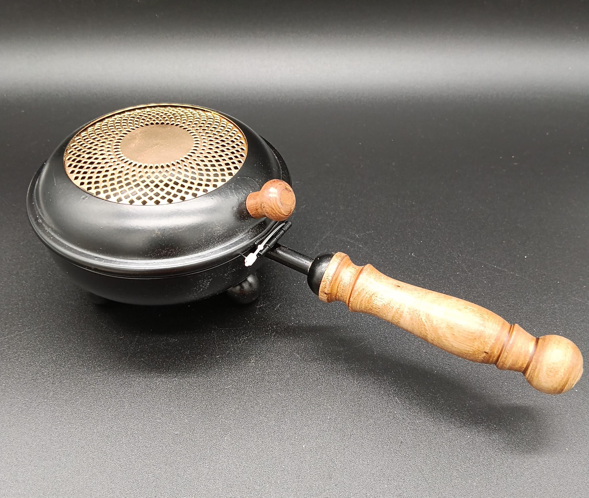 Quemador de Hierro para Bombitas Grande (Negro con Dorado, 24 cm)