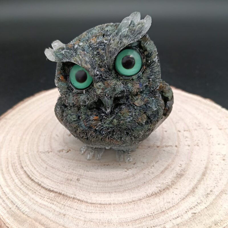 Búho de Orgonita Jaspe Heliotropo (7,5 cm, Ojos Aleatorios)