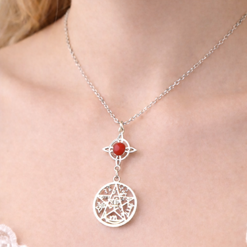 Colgante Doble Protección Acero con Carneola en Nudo de Bruja