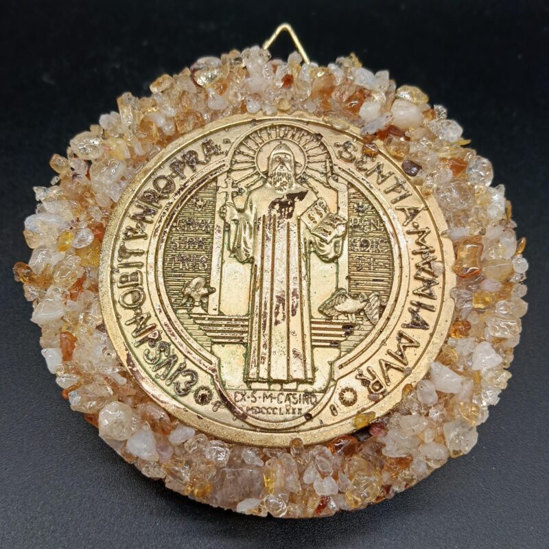 Colgador Medalla de San Benito con Citrino y Cuarzo Cristal