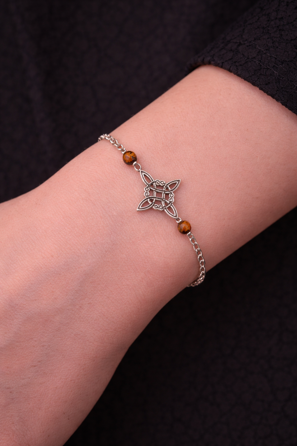 Pulsera Nudo de Bruja con Cuentas de Ojo de Tigre - Plata de Ley