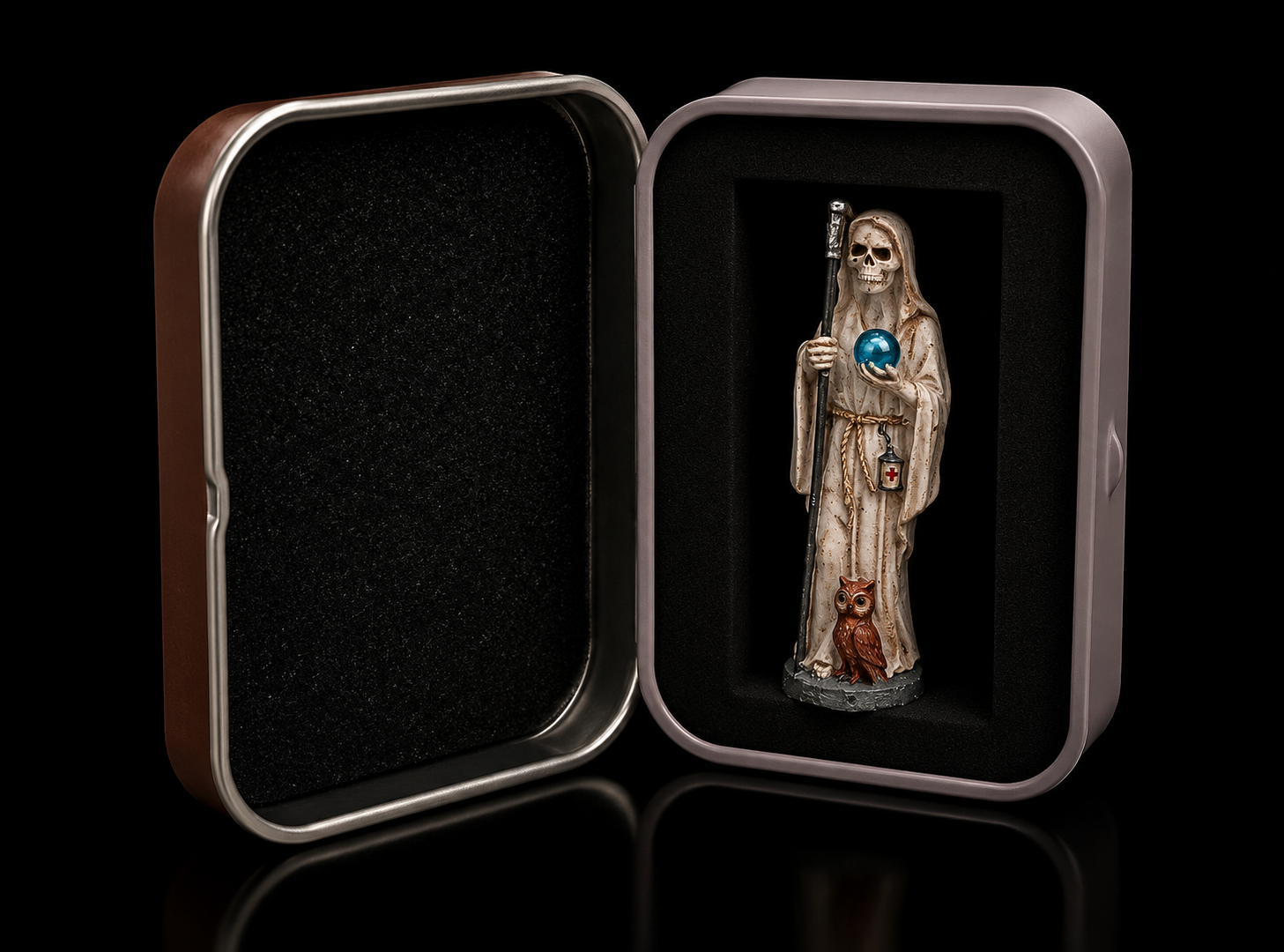 Mini Figura en Lata Santa Muerte Blanca (5 cm) - Imagen 2