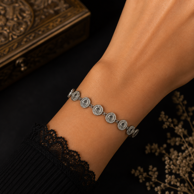 Pulsera Plateada Medallitas de San Benito - Acero Inoxidable